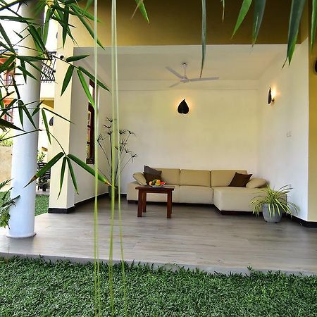 Park Lane 88 Apartments Negombo Bagian luar foto