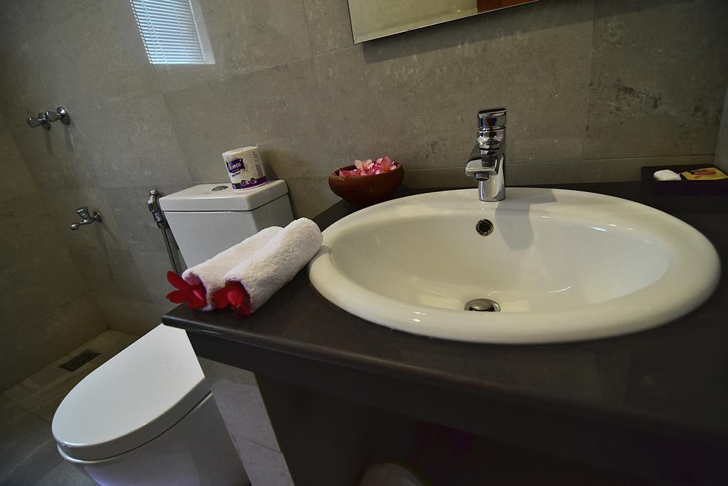 Park Lane 88 Apartments Negombo Bagian luar foto