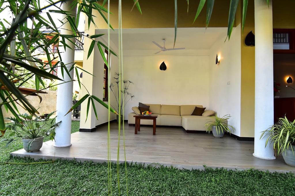 Park Lane 88 Apartments Negombo Bagian luar foto
