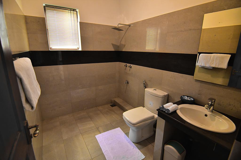 Park Lane 88 Apartments Negombo Bagian luar foto